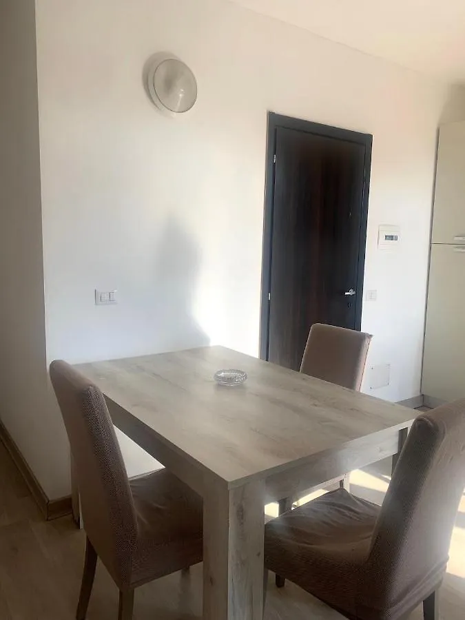 Cancelletto # Bed and Breakfast Assemini 0*,  Italia