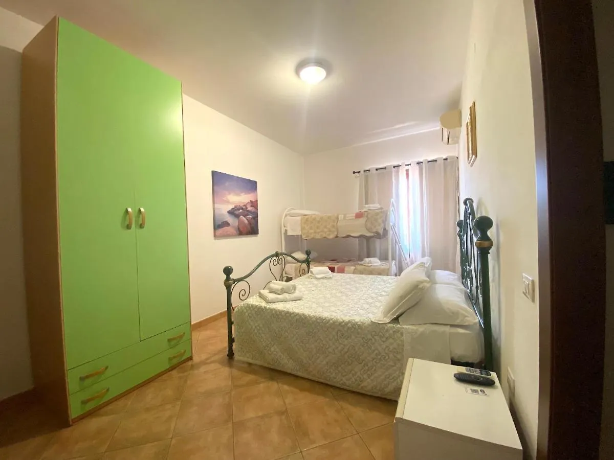 Cancelletto # Bed and Breakfast Assemini 0*,  Italia